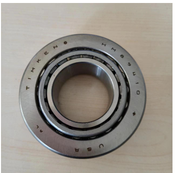 Laying machine material distribution reducer beari