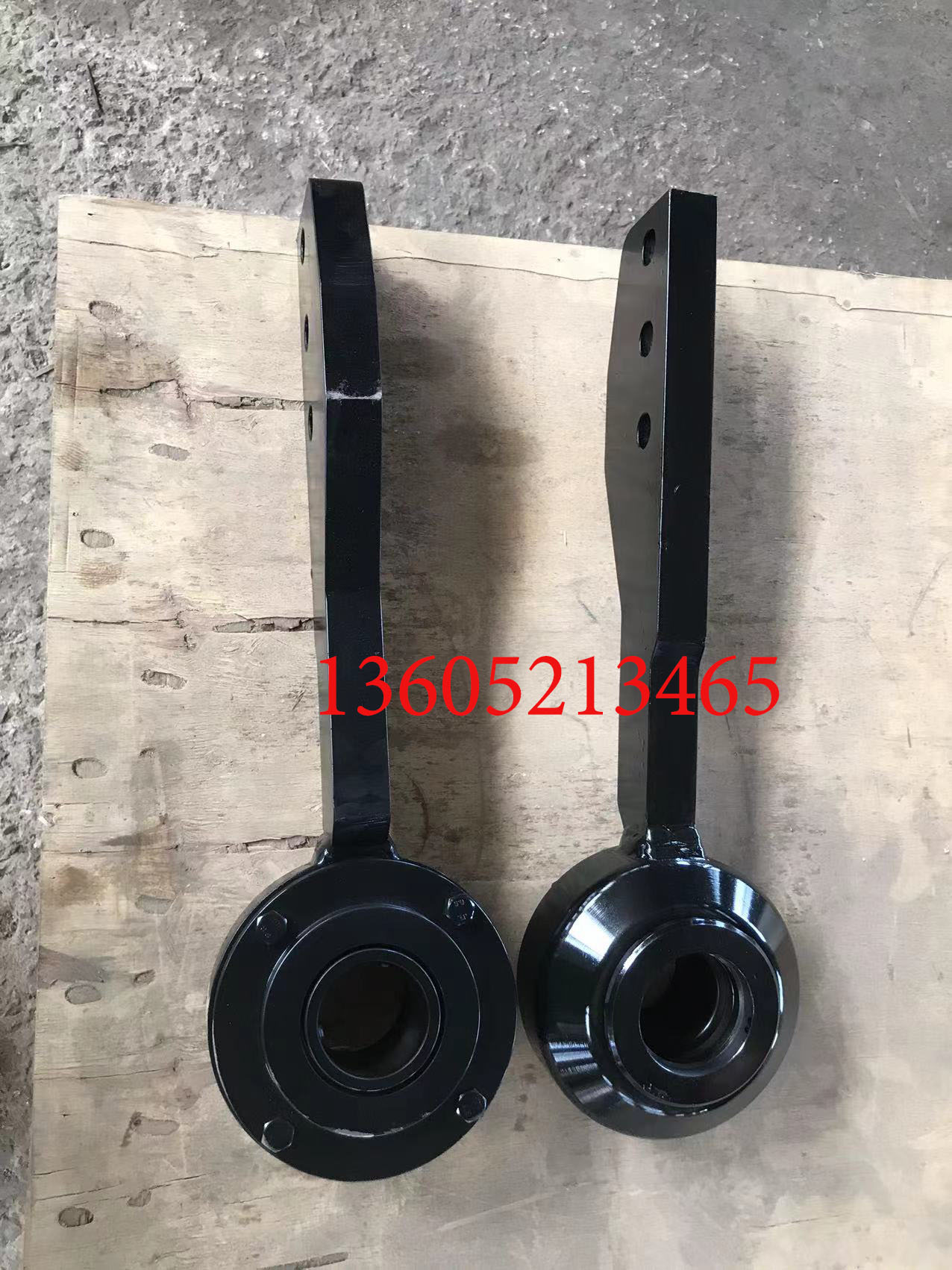 ABG8820B asphlat paver  Outer auger bearing 562662