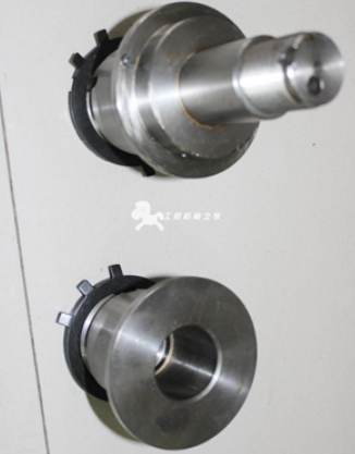 ABG423 paver scraper sprocket shaft assembly left 