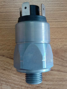 Floating pressure switch part number 87983011 for 